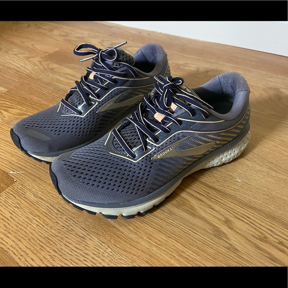 Womens Brooks Ghost 12 - Size 8